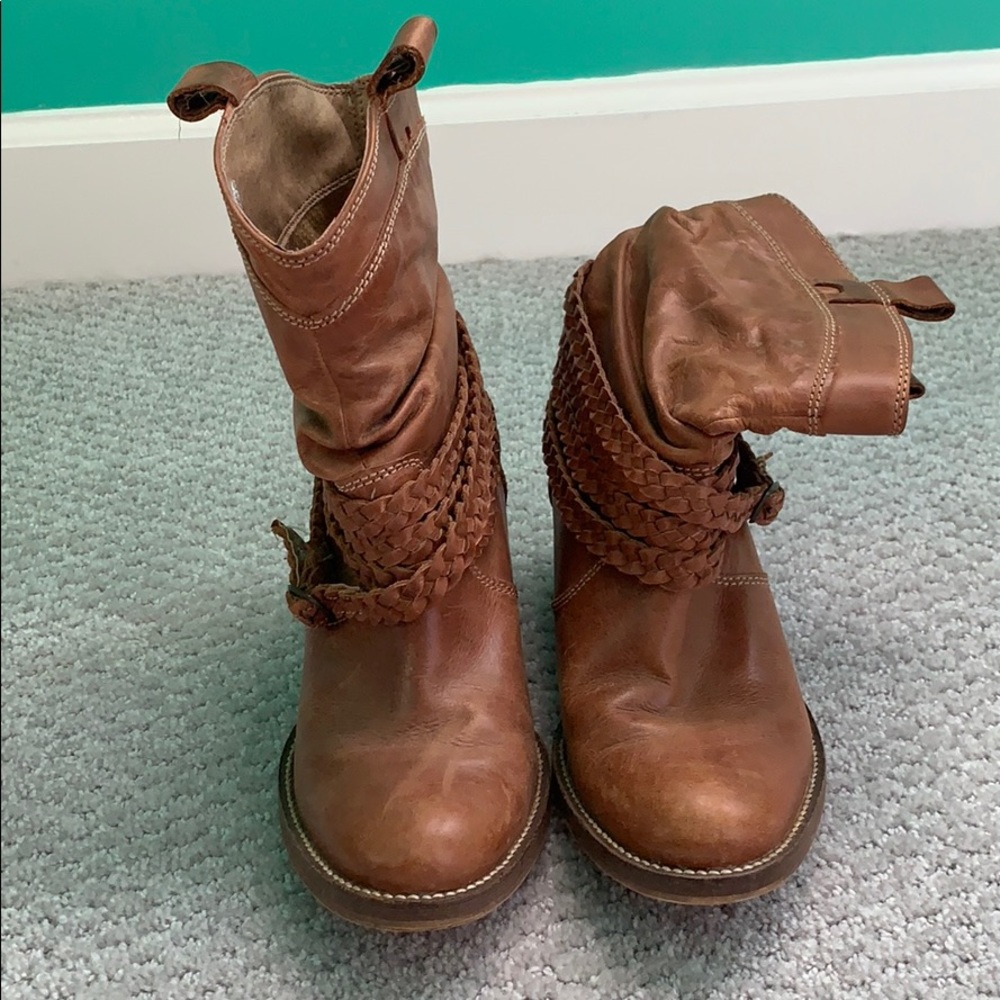 Brown cowgirl boots